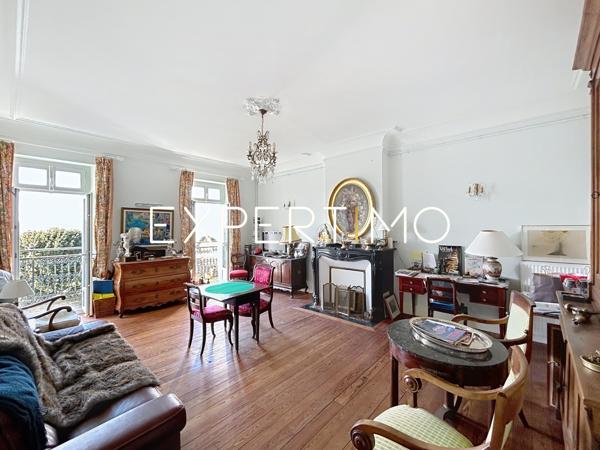 Castelnaudary (11400) Castelnaudary : immeuble de 480m² avec cour intérieure de 750m2 env. en plein centre ville.