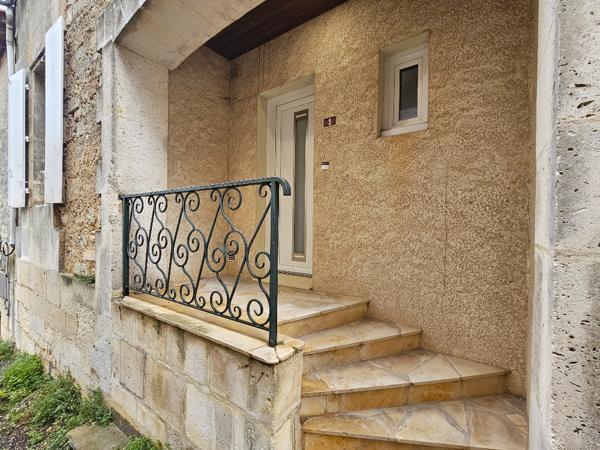 MAISON DE VILLE ROULLET SAINT ESTEPHE 4 PIECE(S)