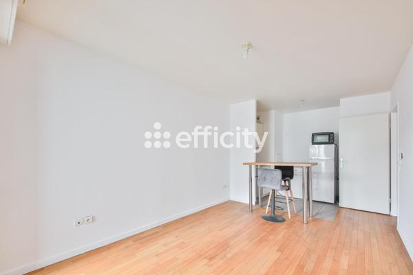 Appartement
         2 pièces
        - 41 m² 225 000 € *