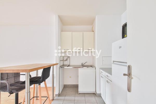 Appartement
         2 pièces
        - 41 m² 225 000 € *