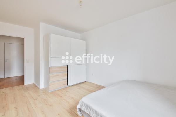 Appartement
         2 pièces
        - 41 m² 225 000 € *