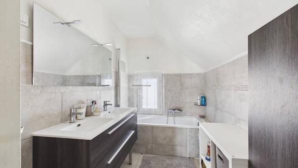 MAISON MEULIÈRE 5 PIÈCES 115 m² À ATHIS-MONS, SECTEUR CALME PROCHE TRAMWAY