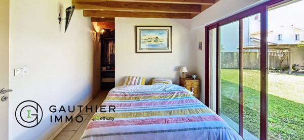 Maison
         5 pièces
        - 204 m²