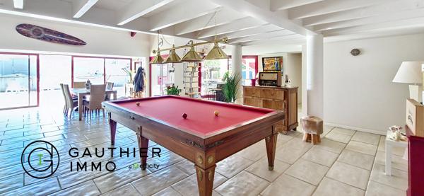 Maison
         5 pièces
        - 204 m²