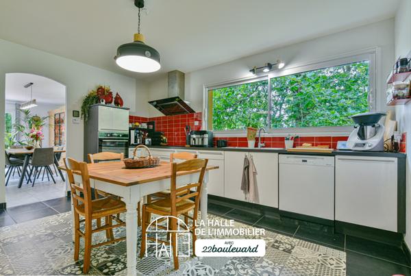 Maison
         6 pièces
        - 160 m² 296 400 € *