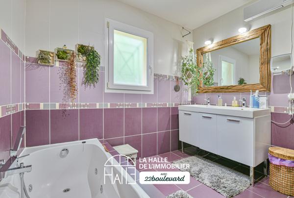 Maison
         6 pièces
        - 160 m² 296 400 € *