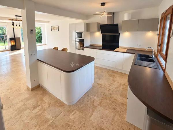 Vente                                                      Maison
                        
                     7 pièces                      194 m2                     à Bailly-Romainvilliers