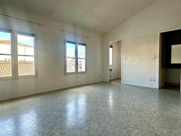 LA ROCHELLE - STUDIO HYPER-CENTRE VILLE  La rochelle