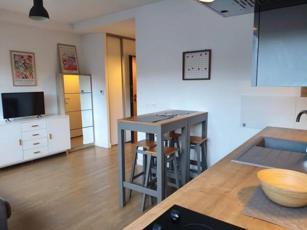 Studio lumineux 24 m² — À deux pas du métro Ménilmontant