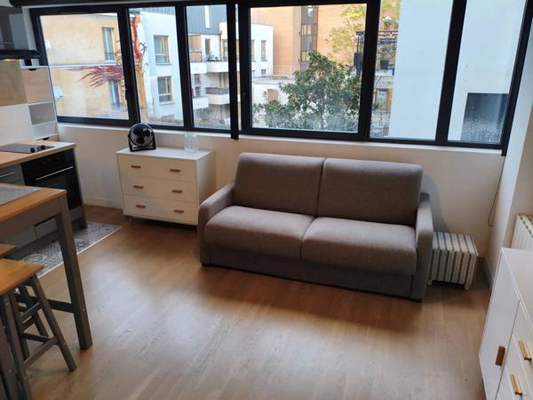 Studio lumineux 24 m² — À deux pas du métro Ménilmontant