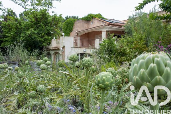 Maison à vendre 4 pièces 265 m² Cassis
