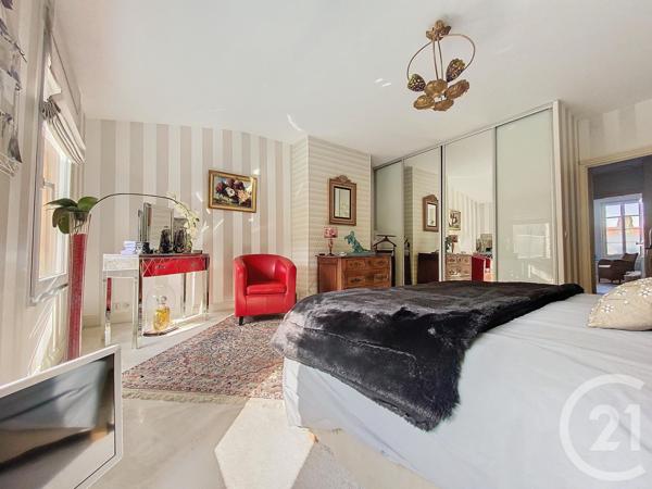 Maison à vendre  7 pièces - 203,97 m2 ROCHEFORT - 17