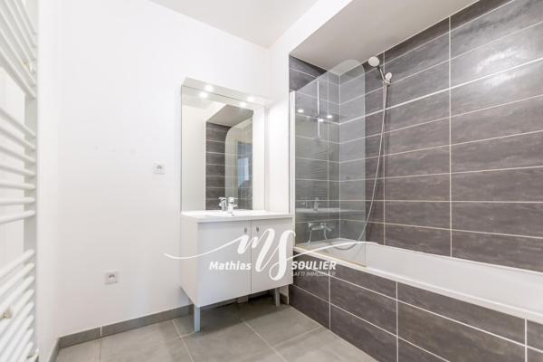 T3 de 64 m² avec terrasse de 46 m² et garage fermé