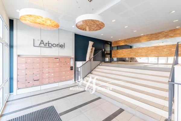 T3 de 64 m² avec terrasse de 46 m² et garage fermé