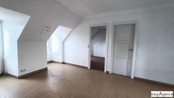 Immeuble à LASSAY-LES-CHATEAUX, 53110 - 573m²