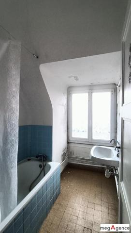 Immeuble à LASSAY-LES-CHATEAUX, 53110 - 573m²