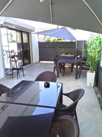 Restaurant entièrement rénové avec stationnement privatif