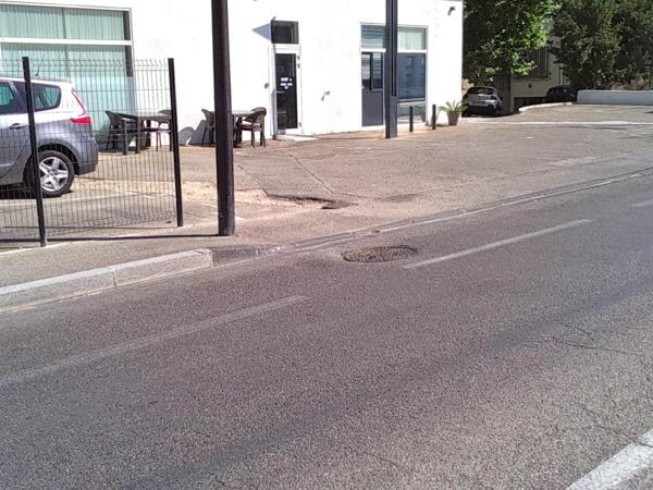 Restaurant entièrement rénové avec stationnement privatif