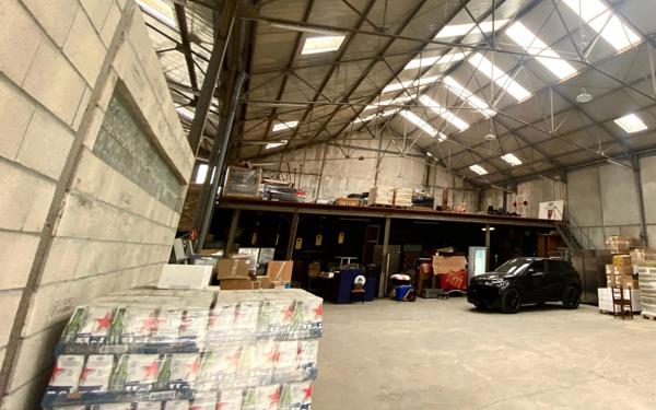 Maison à vendre    4 pièces • 1 866 m2 Viry-Châtillon