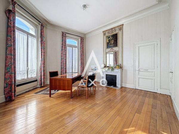 Ensemble immobilier situé en hypercentre