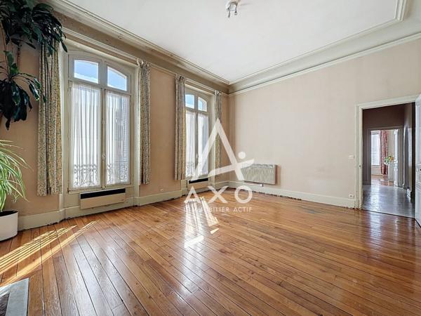 Ensemble immobilier situé en hypercentre