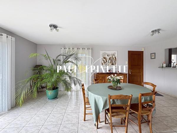 Maison 7 pièces avec piscine et garage