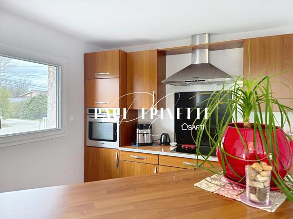 Maison 7 pièces avec piscine et garage