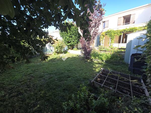 Maison mitoyenne 2 côtés à vendre, 7 pièces - Poitiers 86000