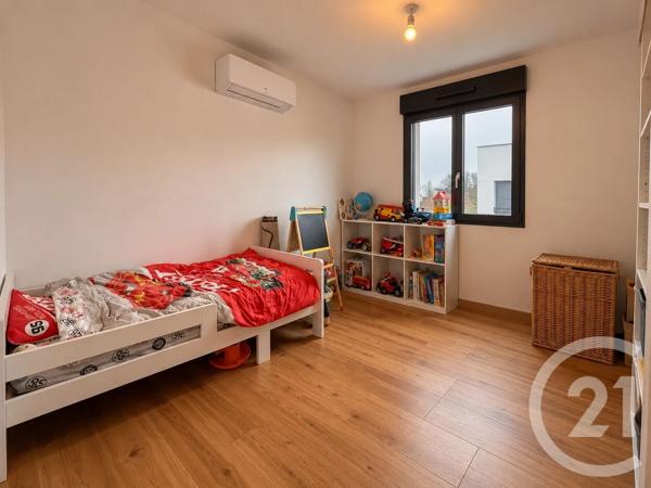 Maison à vendre  6 pièces - 110,75 m 2   THORIGNY SUR MARNE  - 77