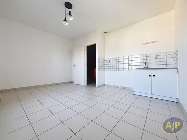 Location maison Bellevigny : 500 € - AJP Immobilier La Roche-sur-Yon