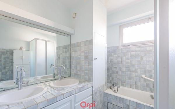 Appartement à vendre    3 pièces • 94 m2 La Rochelle