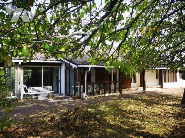 MAISON ATYPIQUE DE 167 m² HABITABLES SUR TERRAIN CLOS 3238m²