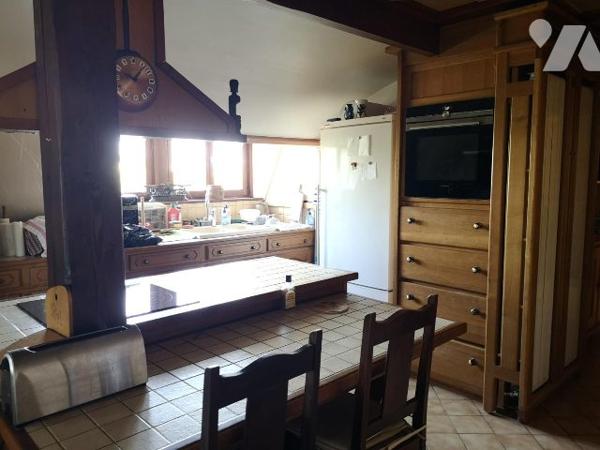 MAISON ATYPIQUE DE 167 m² HABITABLES SUR TERRAIN CLOS 3238m²