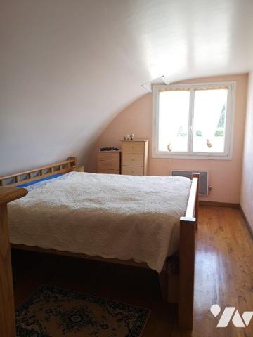 MAISON ATYPIQUE DE 167 m² HABITABLES SUR TERRAIN CLOS 3238m²