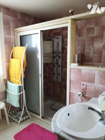 MAISON ATYPIQUE DE 167 m² HABITABLES SUR TERRAIN CLOS 3238m²