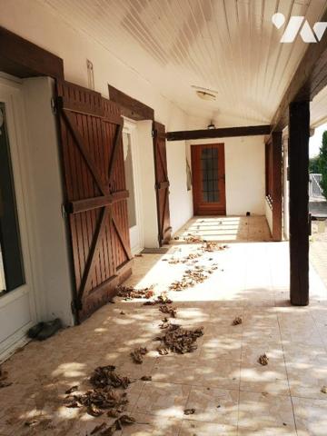 MAISON ATYPIQUE DE 167 m² HABITABLES SUR TERRAIN CLOS 3238m²