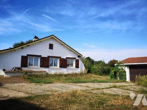 MAISON ATYPIQUE DE 167 m² HABITABLES SUR TERRAIN CLOS 3238m²