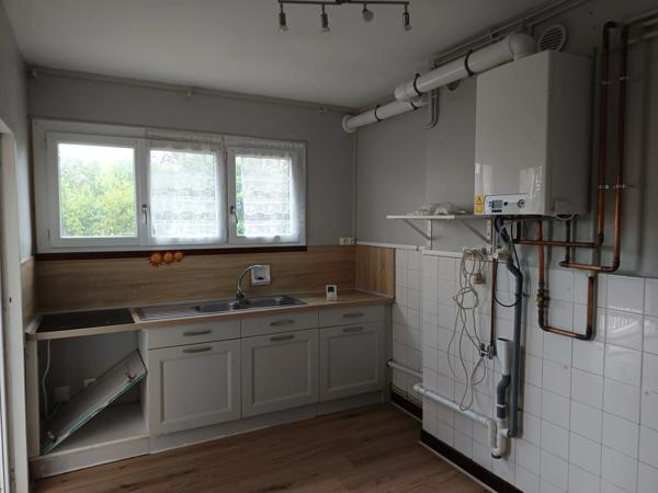EXCLUSIVITÉ : Bel appartement lumineux de 2 chambres traversant avec double balcon
