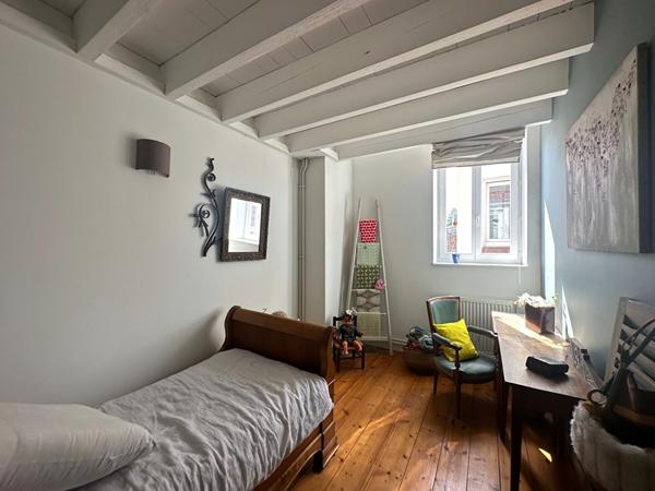 La Madeleine Romarin, Sublime appartement de 110.98 m2, 3 chambres, une salle de bains, une terrasse, une cave La madeleine La Madeleine Romarin, Sublime appartement de 110.98 m2, 3 chambres, une salle de bains, une terrasse, une cave La madeleine