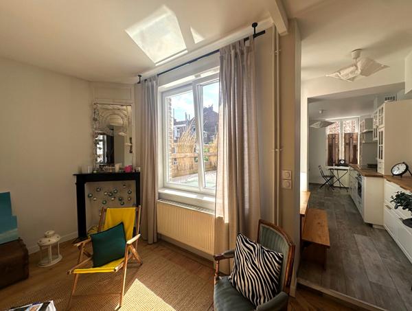 La Madeleine Romarin, Sublime appartement de 110.98 m2, 3 chambres, une salle de bains, une terrasse, une cave La madeleine La Madeleine Romarin, Sublime appartement de 110.98 m2, 3 chambres, une salle de bains, une terrasse, une cave La madeleine