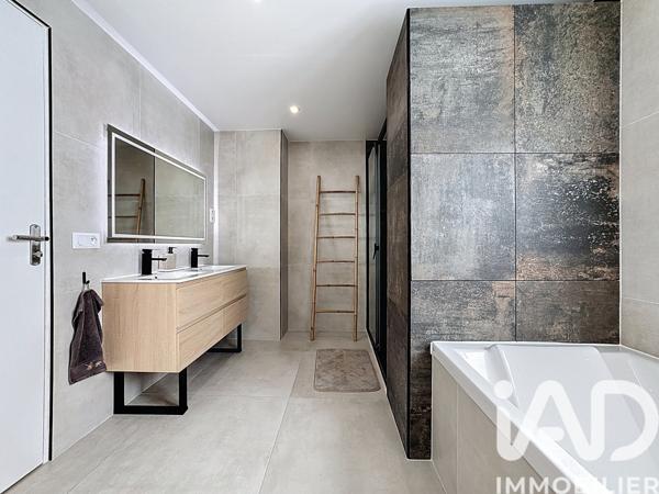 Maison à vendre 8 pièces 149 m² Paray-Vieille-Poste