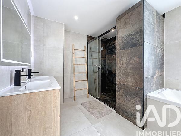 Maison à vendre 8 pièces 149 m² Paray-Vieille-Poste