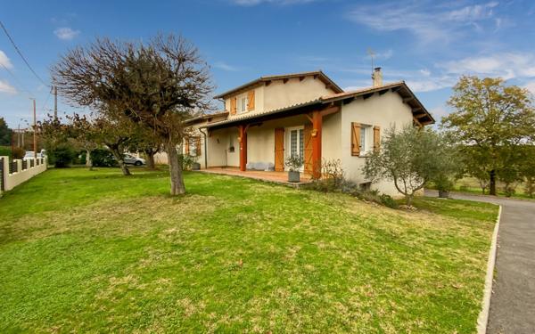 Maison à vendre    5 pièces •  Labastide-Saint-Pierre