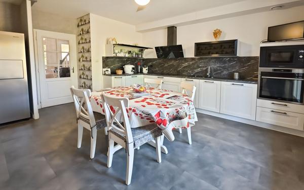 Maison à vendre    5 pièces •  Labastide-Saint-Pierre