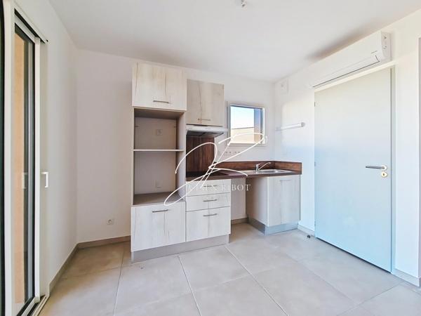 Appartement T2 43 m² terrasse et parking