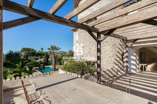 Villa 8 pièces à vendre Antibes - 06160 / Réf: 86353100