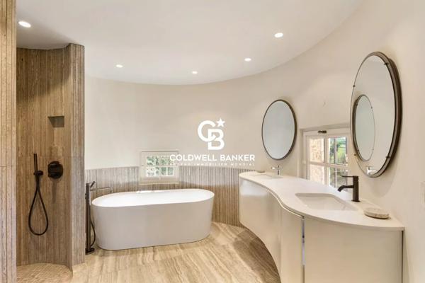 Villa 8 pièces à vendre Antibes - 06160 / Réf: 86353100