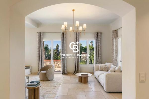 Villa 8 pièces à vendre Antibes - 06160 / Réf: 86353100