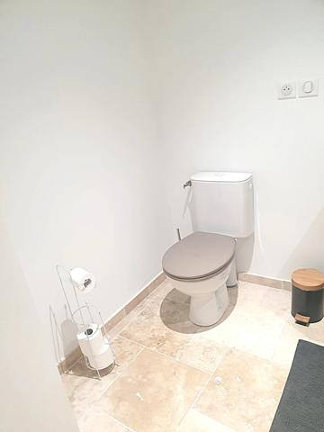 Maison de ville avec 3 chambres rénové + 2 granges – Opportunité à saisir à Aigre 16140