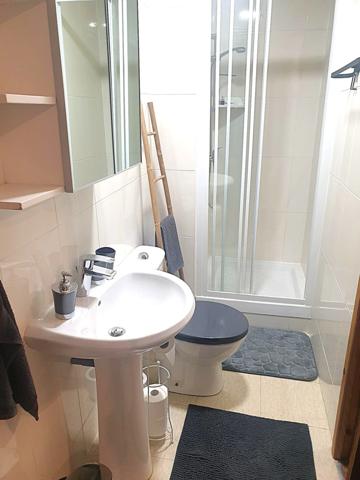 Maison de ville avec 3 chambres rénové + 2 granges – Opportunité à saisir à Aigre 16140